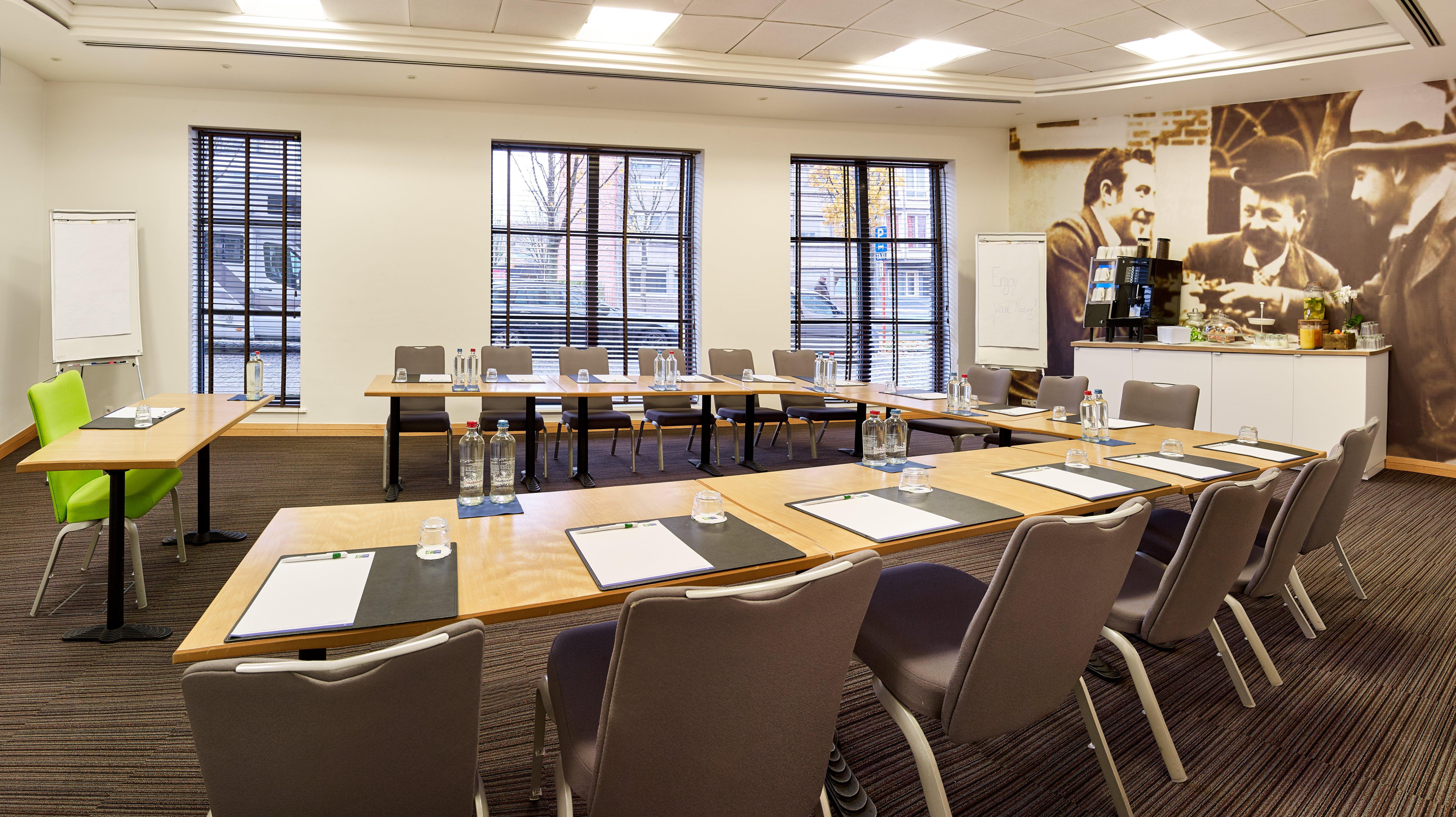 Holiday Inn Express Hasselt By Ihg Exteriör bild