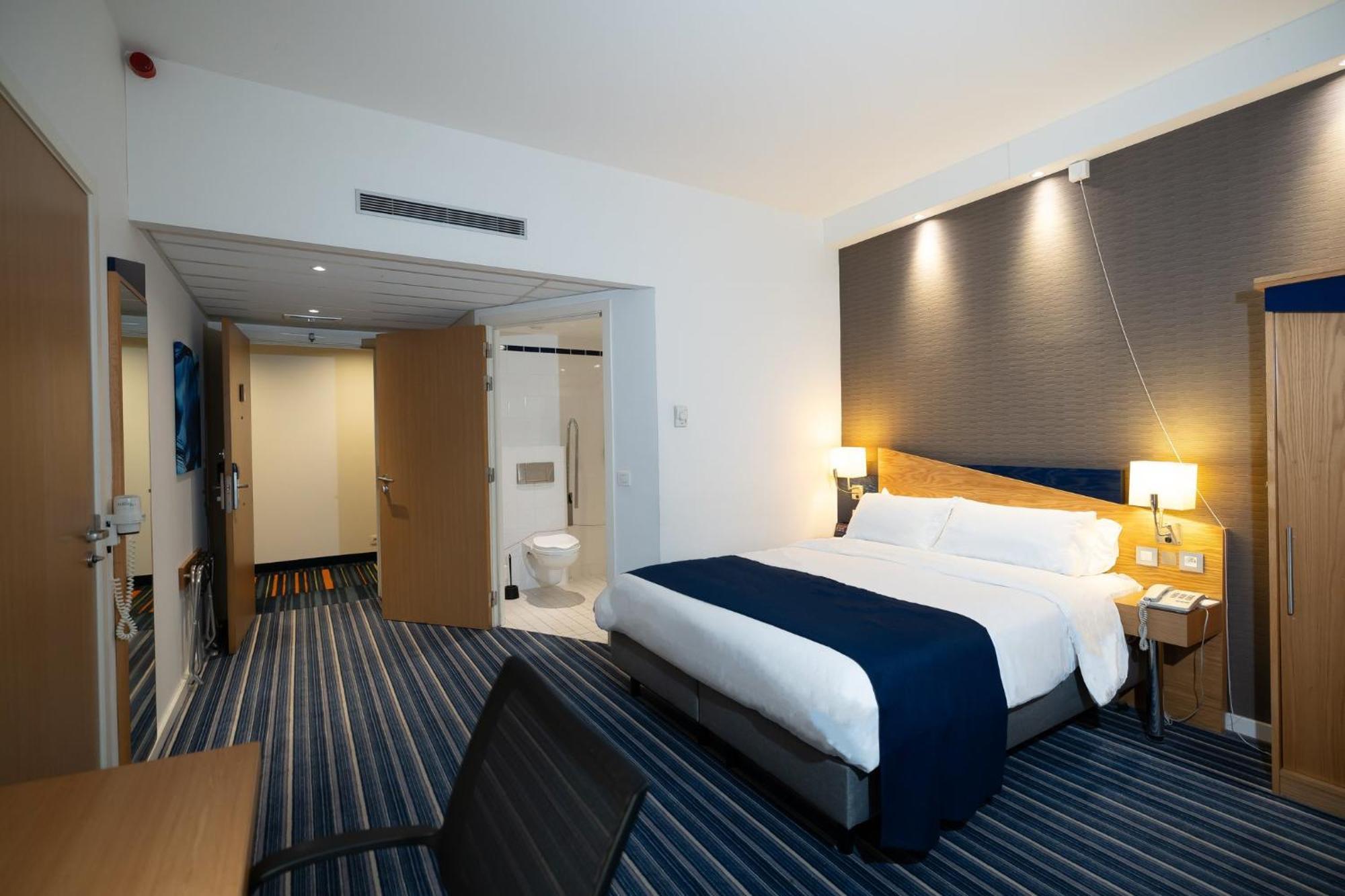 Holiday Inn Express Hasselt By Ihg Exteriör bild
