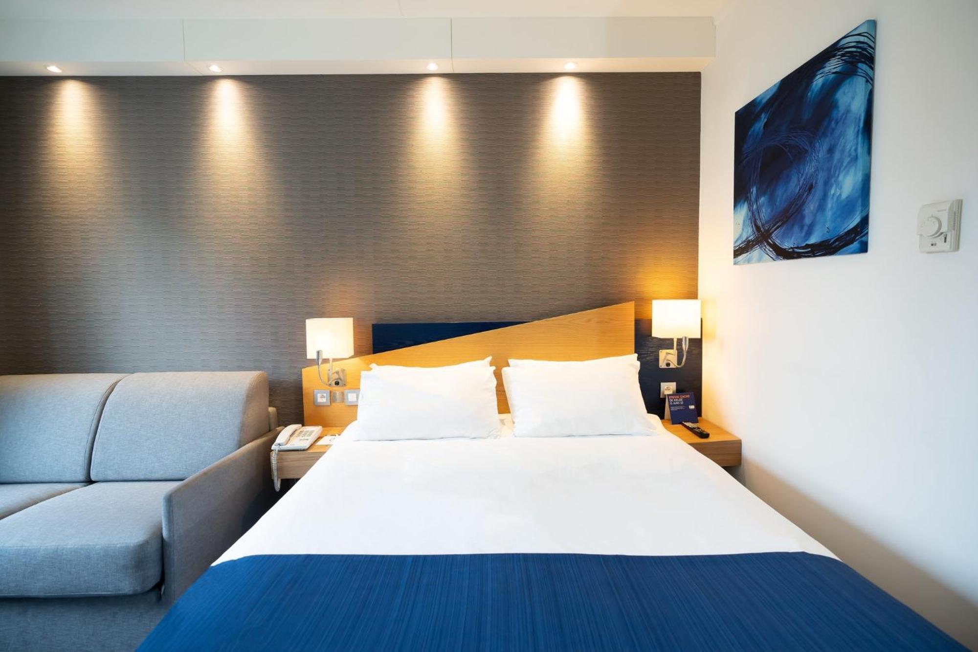 Holiday Inn Express Hasselt By Ihg Exteriör bild