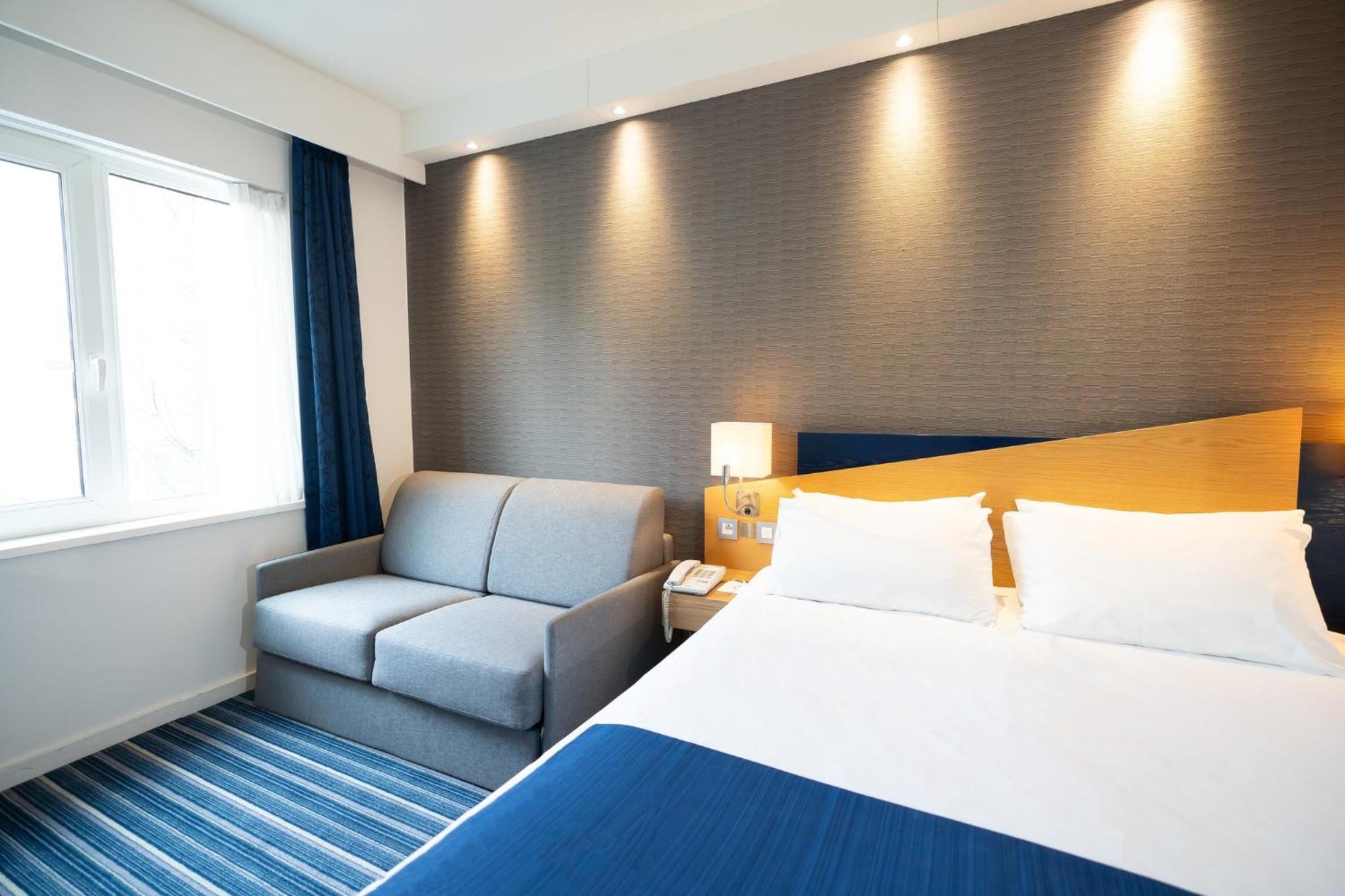 Holiday Inn Express Hasselt By Ihg Exteriör bild