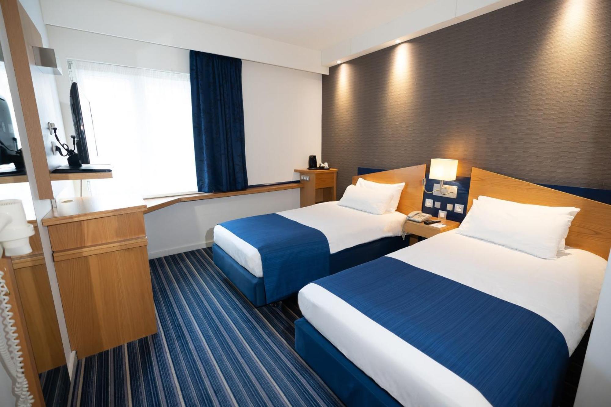 Holiday Inn Express Hasselt By Ihg Exteriör bild